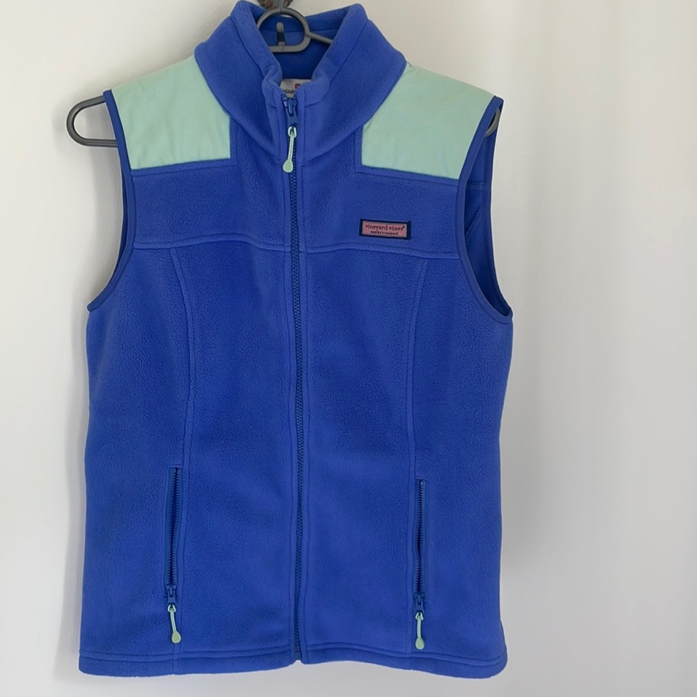 Vineyard vines vest
